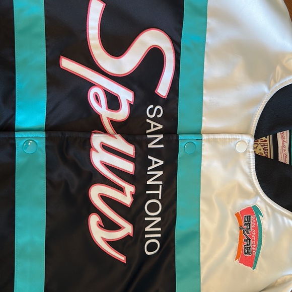 San Antonio Spurs bomber by Mitchell and Ness. Large - Picture 3 of 5